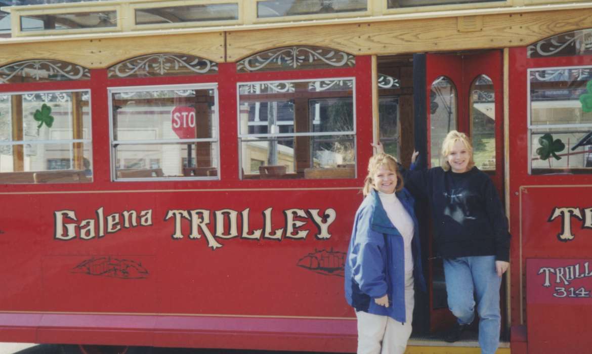 Travel, Galena, IL, Merritt, Lisa, Iowa History, history of Iowa, rail car, Leisure, red, trolley, galena, Iowa