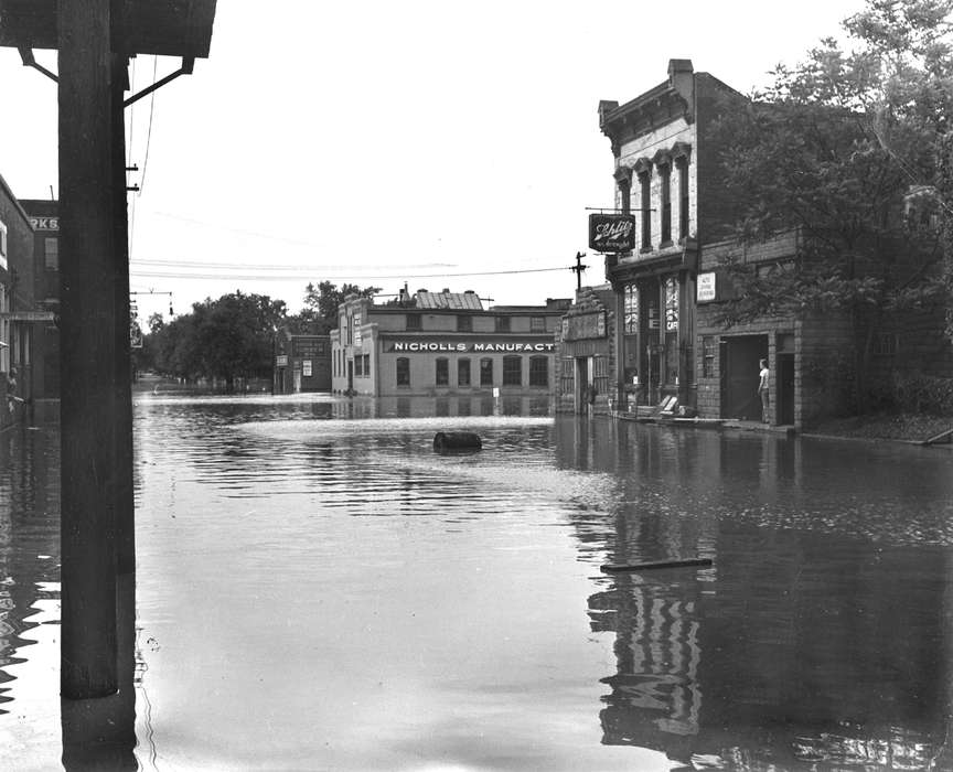 Main Streets & Town Squares, barrel, Lemberger, LeAnn, Ottumwa, IA, history of Iowa, Cities and Towns, Iowa, Iowa History, Floods