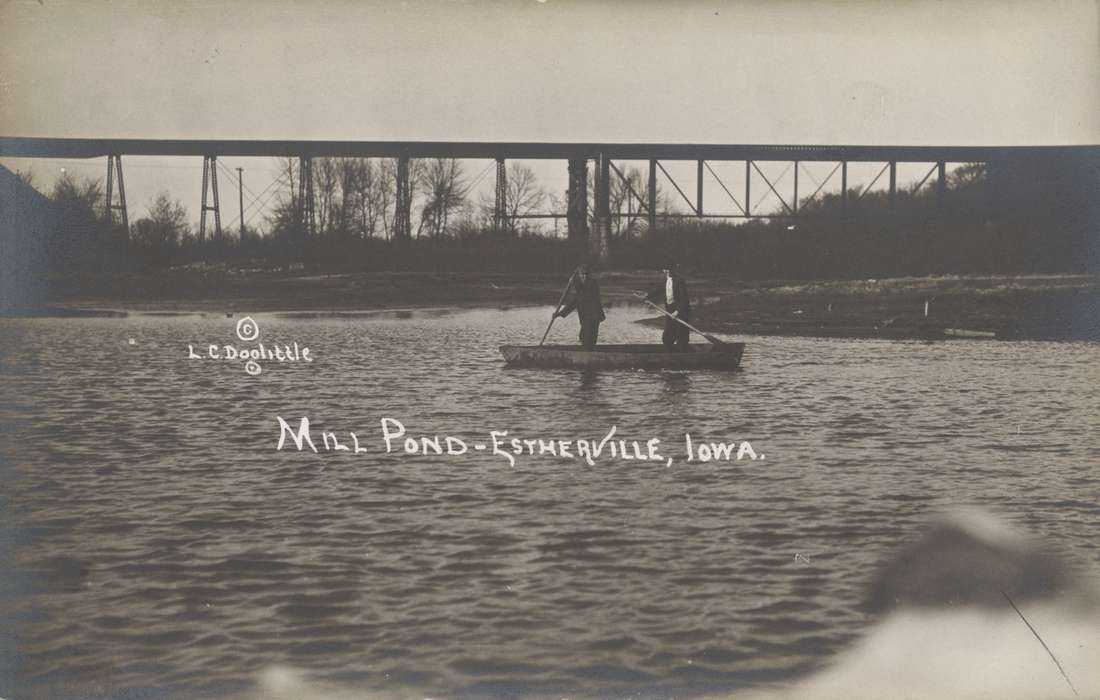 rowing, canoe, Outdoor Recreation, treeline, Leisure, boat, Library of Congress, train bridge, Lakes, Rivers, and Streams, Iowa, Iowa History, history of Iowa