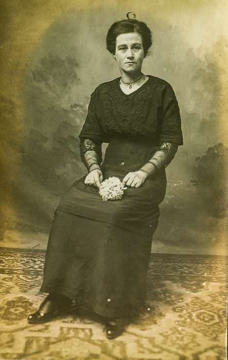 Anamosa, IA, Portraits - Individual, Iowa, Iowa History, history of Iowa, Anamosa Library & Learning Center, woman
