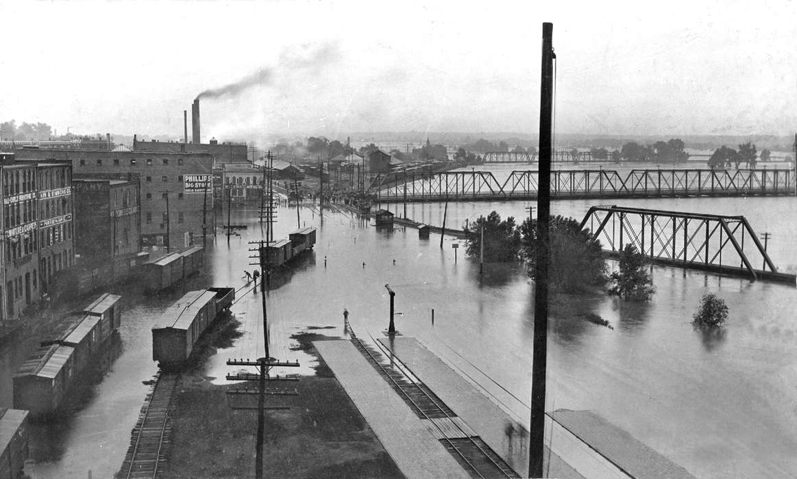 Ottumwa, IA, Floods, trains, Iowa History, train bridge, Iowa, history of Iowa, Lemberger, LeAnn