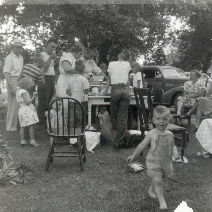picnic, park, Cedar Falls, IA, Iowa History, history of Iowa, chair, Leisure, Children, Hahn, Cindy, Iowa, Food and Meals