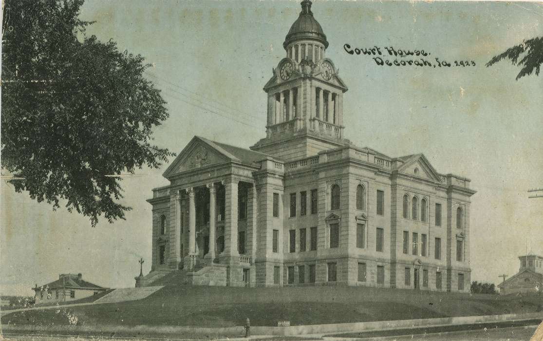 courthouse, Decorah, IA, Iowa, Main Streets & Town Squares, Iowa History, history of Iowa, Cities and Towns, Dean, Shirley