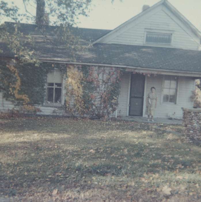 yard, old woman, house, roof, Homes, Portraits - Individual, Iowa, Spilman, Jessie Cudworth, Iowa History, history of Iowa