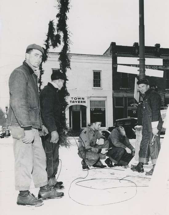people, wire, Waverly Public Library, Winter, Iowa History, outfit, Portraits - Group, Waverly, IA, snow, correct date needed, Iowa, history of Iowa, hat