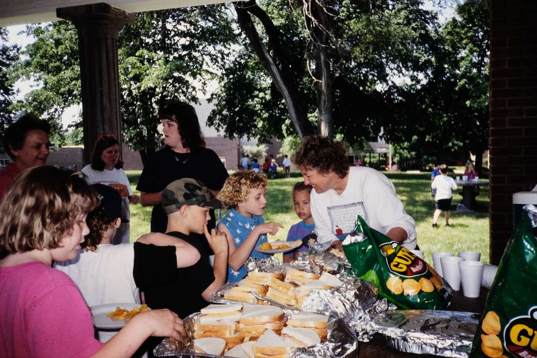 ia, school trip, second grade missouri trip, Outdoor Recreation, Iowa, history, picnic, Photos, Leisure, Coon Rapids Enterprise, Children, missouri trip, Food and Meals, historic, United States, MO, field trip