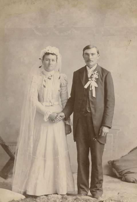 Weddings, bride, Iowa History, groom, Portraits - Group, Sumner, IA, Iowa, history of Iowa, Marvets, Peggy