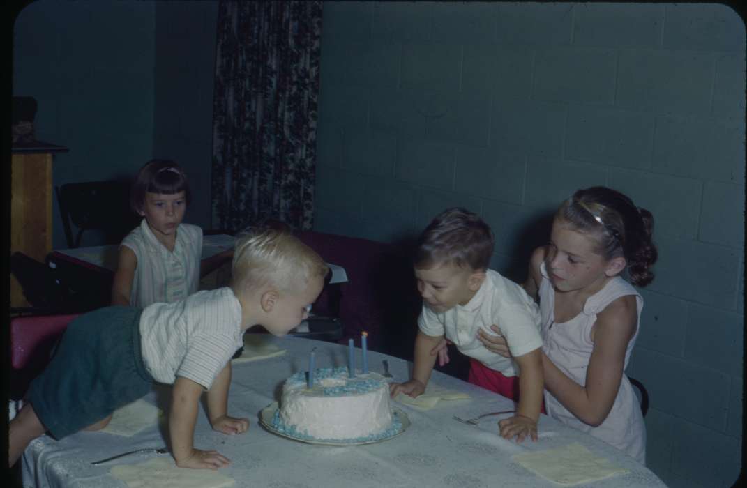 Waverly, IA, Holidays, Homes, Iowa History, history of Iowa, birthday cake, Iowa, Coonradt, Dee, birthday, Children