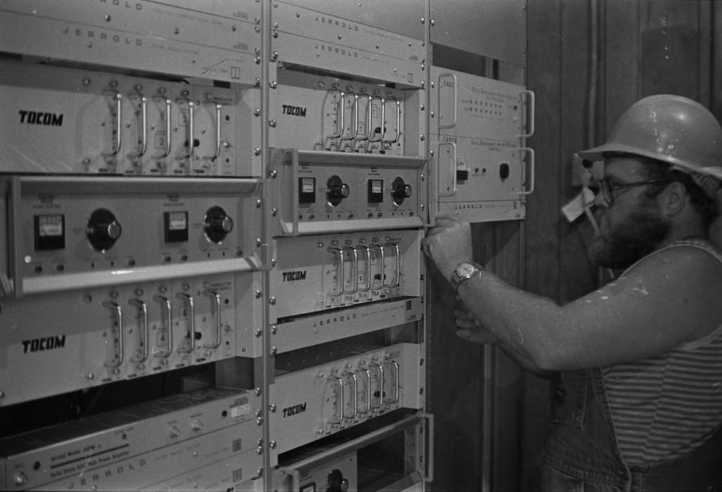 IA, history, Coon Rapids, Photos, historic, Coon Rapids Enterprise, Labor and Occupations, Iowa, men at work, ia, United States, man