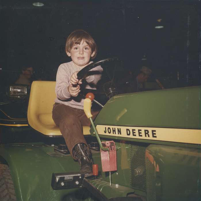 history, Photos, cattle congress, Children, Black Hawk, IA, ia, Fairs and Festivals, historic, United States, Grout Museum of History and Science, john deere tractor, Waterloo, Iowa, tractor, john deere, national cattle congress
