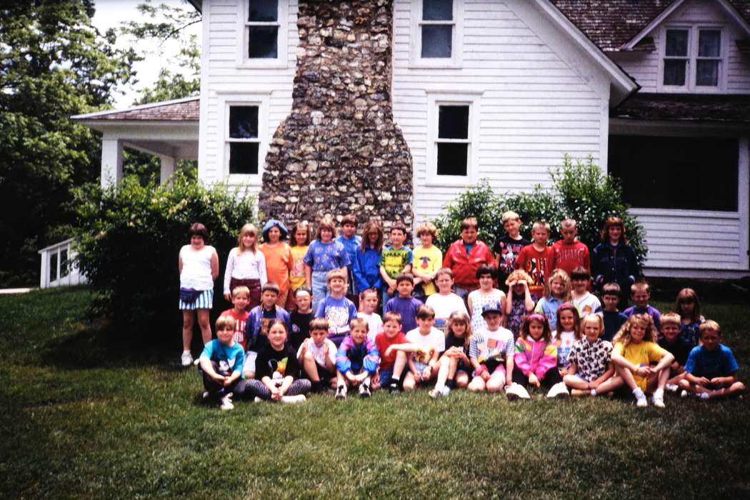 ia, white house, second grade missouri trip, group photo, Iowa, Homes, history, Photos, Coon Rapids Enterprise, Portraits - Group, Children, missouri trip, historic, United States, MO, school trip