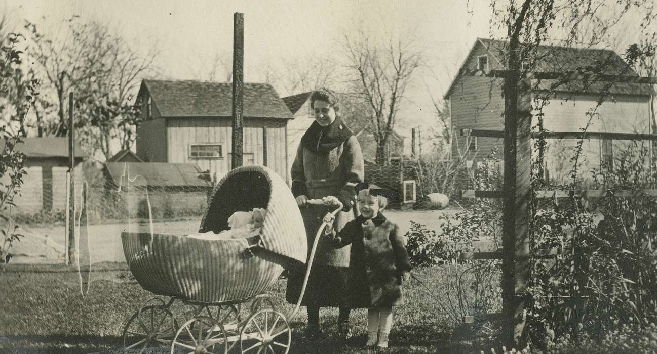 baby carriage, Webster City, IA, Families, Iowa History, history of Iowa, McMurray, Doug, Iowa
