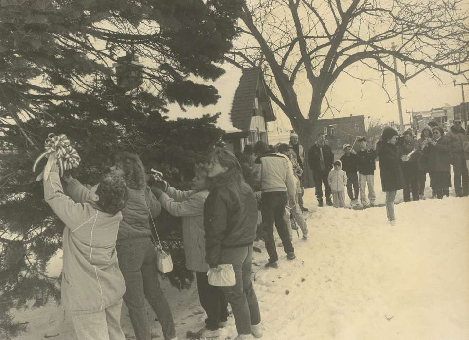 snow, Iowa, Winter, Civic Engagement, Military and Veterans, Iowa History, ribbon, history of Iowa, tree, Waverly Public Library, Waverly, IA, purse, american flag, Children, clothes, snow gear