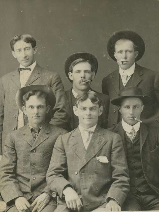 Harrison County, IA, man, hat, Iowa, Iowa History, Portraits - Group, Families, history of Iowa, Henderson, Dan, men, suit, brothers, cigar