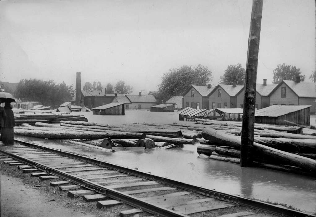 Iowa, train tracks, Iowa History, history of Iowa, Lemberger, LeAnn, Ottumwa, IA, Cities and Towns, Floods