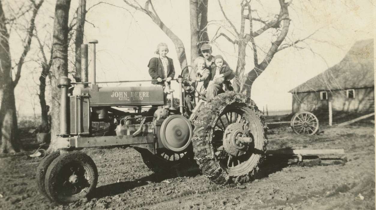 Farming Equipment, john deere, tractor, Iowa, Iowa History, Portraits - Group, Saathoff, Drucinda, Humboldt, IA, history of Iowa