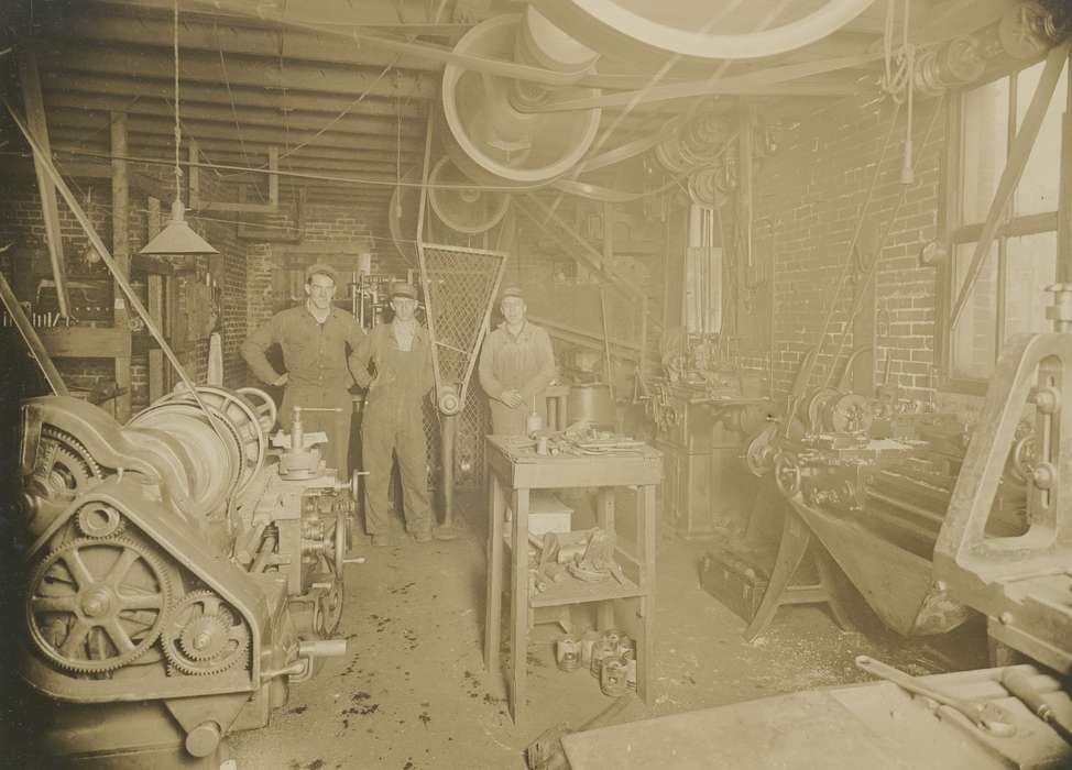 vice, Portraits - Group, Black Hawk, Iowa, history, O'Brink, Lisa, starrett tools, Waterloo, men, oil can, ia, Businesses and Factories, cogs, historic, gears, United States, Photos, belt, factory, IA, Labor and Occupations