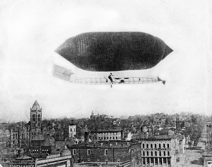 Lemberger, LeAnn, Aerial Shots, airship, Iowa History, Motorized Vehicles, history of Iowa, dirigible, Cities and Towns, Iowa, Ottumwa, IA