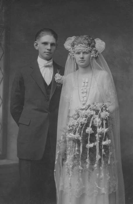 Iowa History, bride, Tjemeland, Karen, Iowa, groom, Ely, IA, history of Iowa, wedding dress, Portraits - Group, Weddings