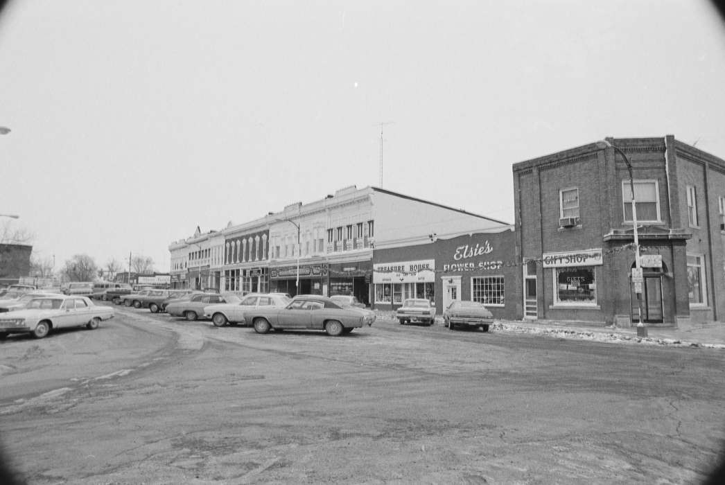 history of Iowa, Main Streets & Town Squares, Lemberger, LeAnn, street, storefront, Bloomfield, IA, Iowa, store, Cities and Towns, parking lot, Iowa History, car