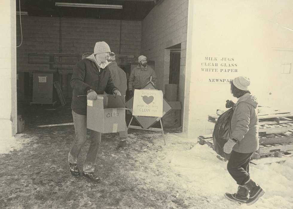bag, Businesses and Factories, coat, snow, hat, mittens, sign, Waverly Public Library, Iowa History, Waverly, IA, Winter, Iowa, history of Iowa, box