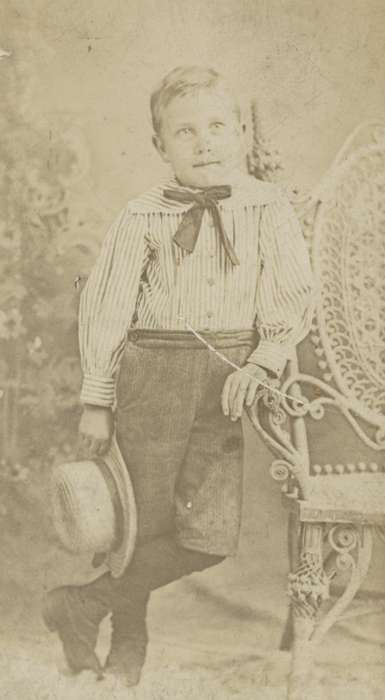 Garrison, Ginnie, Cedar Falls, IA, Children, Iowa History, bow, hat, Portraits - Individual, Iowa, history of Iowa