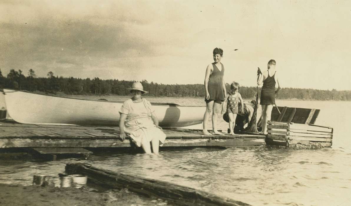 Travel, Iowa History, Families, MN, girl, Outdoor Recreation, Iowa, shore, boy, boat, Conklin, Beverly, history of Iowa, man, forest, Lakes, Rivers, and Streams, woman, lake, vacation, Children, swimsuit, Portraits - Group