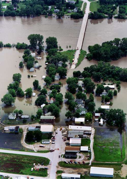 parking lot, Floods, Cities and Towns, Lakes, Rivers, and Streams, Lemberger, LeAnn, bridge, des moines river, river, Iowa History, Douds, IA, Aerial Shots, Iowa, history of Iowa, neighborhood