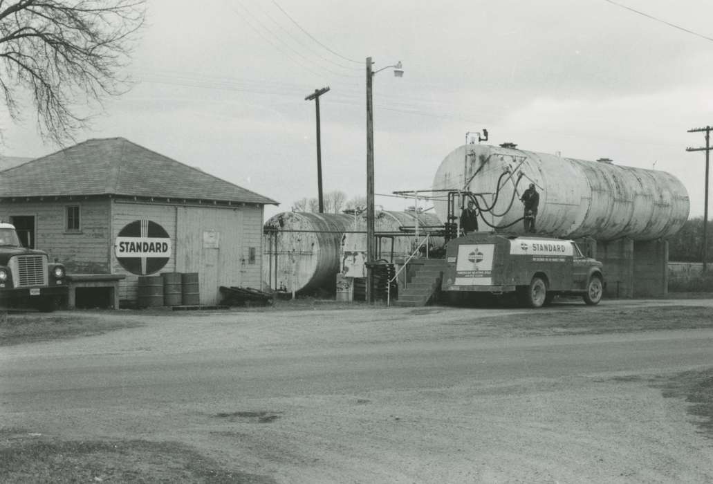 oil, tank, standard oil, Iowa, Iowa History, Labor and Occupations, Waverly Public Library, history of Iowa