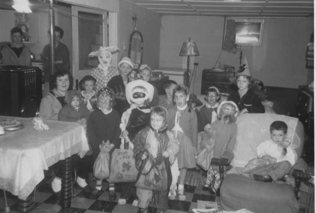 Children, Holidays, Iowa History, Cedar Rapids, IA, Portraits - Group, halloween, Iowa, Vaughn, Cindy, costume, history of Iowa