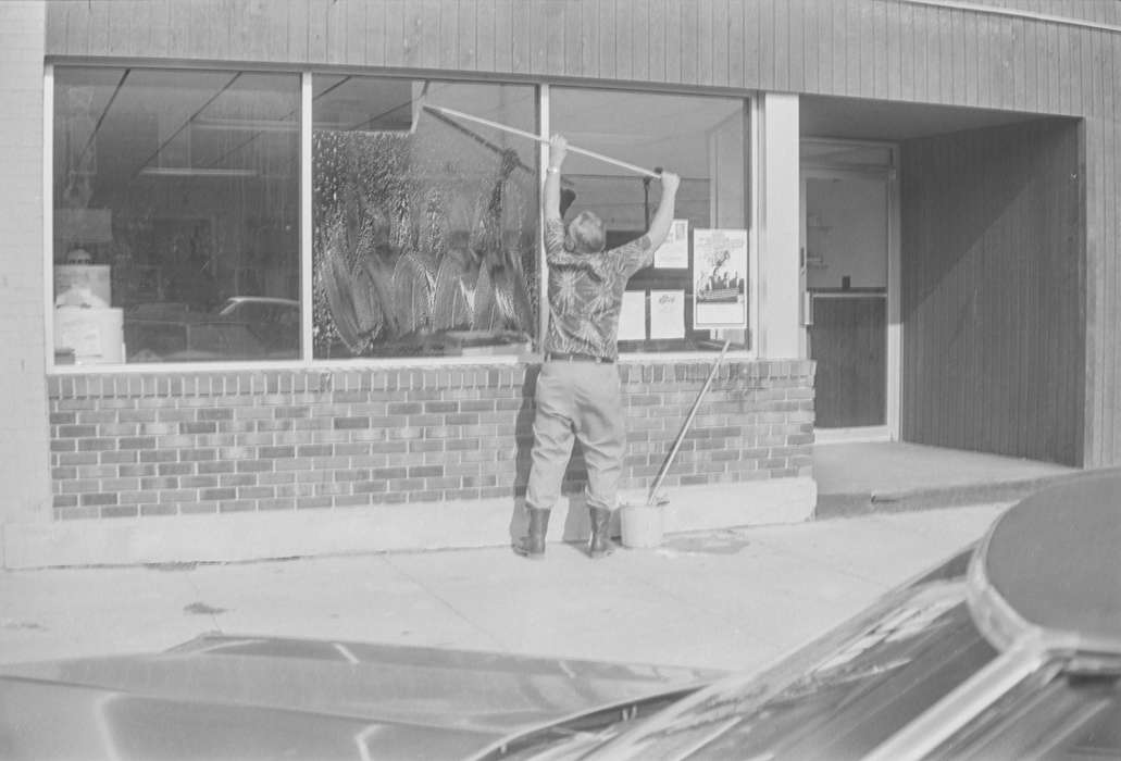 IA, history, Coon Rapids, Photos, historic, Coon Rapids Enterprise, Labor and Occupations, Iowa, men at work, ia, United States, man