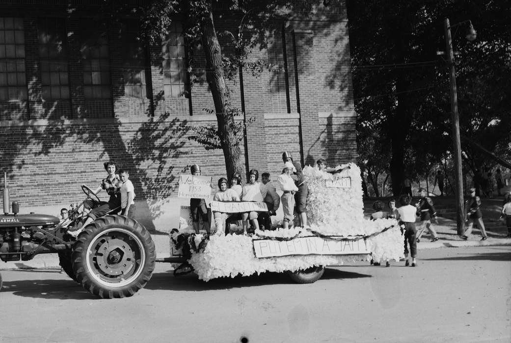 Portraits - Group, Iowa, IA, parade, United States, Photos, historic, Motorized Vehicles, Coon Rapids, history, homecoming, Entertainment, parade float, ia, Coon Rapids Enterprise, Children, tractor