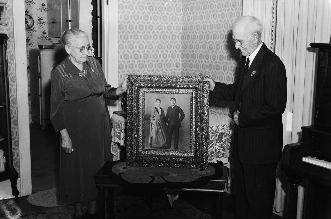 Portraits - Group, Families, United States, history, Military and Veterans, picture, funeral, ia, Religion, Photos, Coon Rapids Enterprise, historic, Iowa, IA, Coon Rapids, couple