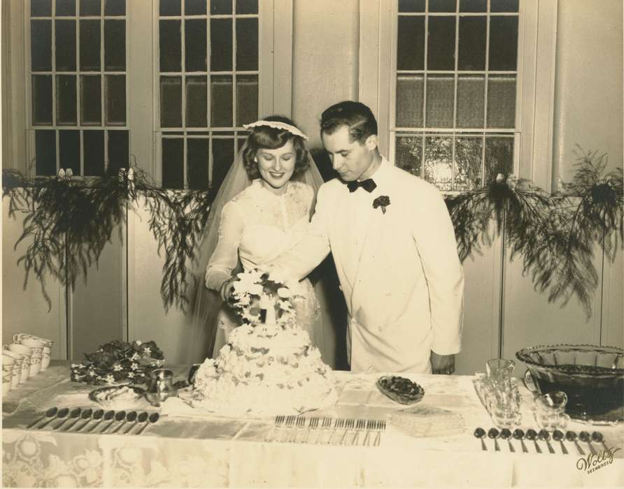 Weddings, Roquet, Ione, Iowa, Iowa History, history of Iowa, cake, Des Moines, IA