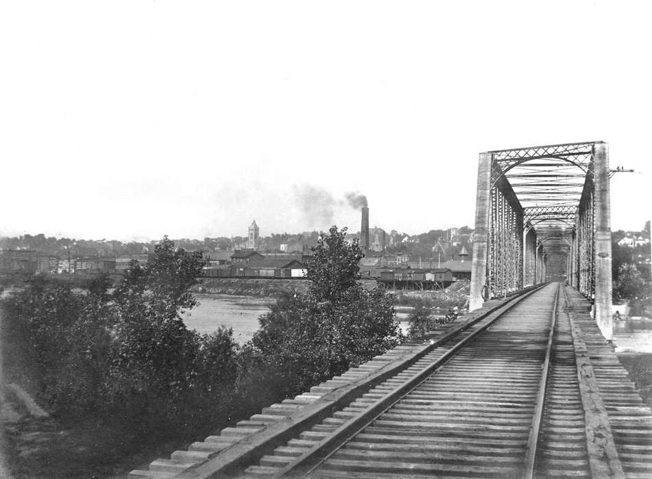 Iowa, railroad, train track, Iowa History, history of Iowa, Lemberger, LeAnn, Ottumwa, IA, Cities and Towns