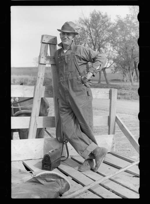 lunchbox, hat, lunch, Iowa, Labor and Occupations, overalls, man, Iowa History, boots, history of Iowa, Farming Equipment, Library of Congress, glove, Portraits - Individual