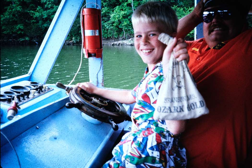 Lakes, Rivers, and Streams, ia, Outdoor Recreation, bag, Iowa, Motorized Vehicles, Leisure, Coon Rapids Enterprise, Children, sunglasses, United States, Travel, second grade missouri trip, boy, steering wheel, history, Photos, Portraits - Group, missouri trip, historic, MO, school trip