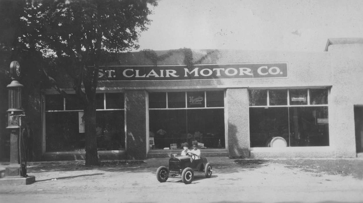 history of Iowa, Motorized Vehicles, car, Vinton, IA, Children, People of Color, african american, Iowa History, Mullenix, Angie, Iowa, Businesses and Factories, advertisement, soapbox car