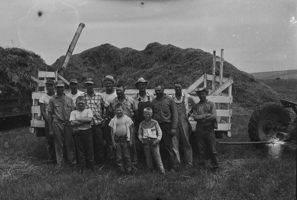 Labor and Occupations, ia, hay mound, Iowa, history, IA, Farms, Coon Rapids, Photos, Coon Rapids Enterprise, Portraits - Group, historic, tractor, United States, Farming Equipment