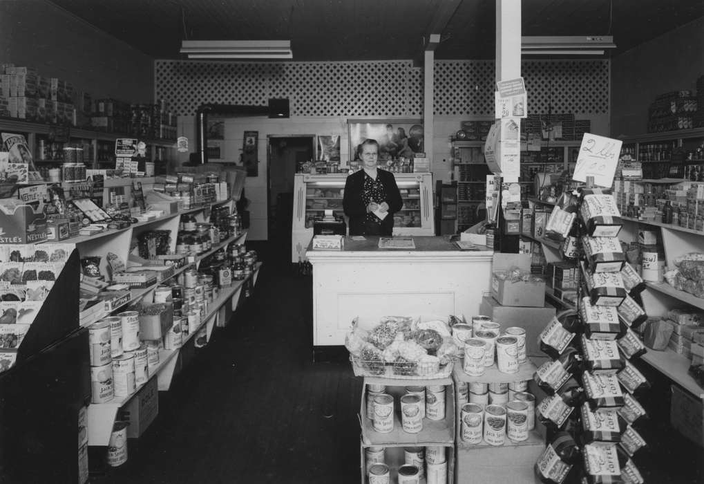 Food and Meals, Iowa, Iowa History, history of Iowa, King, Tom and Kay, Fairbank, IA, grocery store, Businesses and Factories