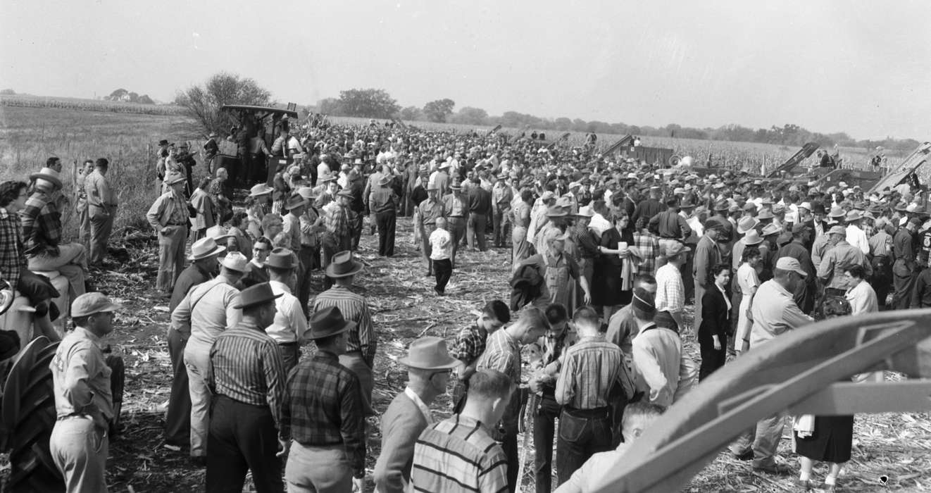 Iowa, Fairs and Festivals, United States, historic, history, corn, contest, Photos, IA, Washington, Washington Evening Journal, ia, harvesting