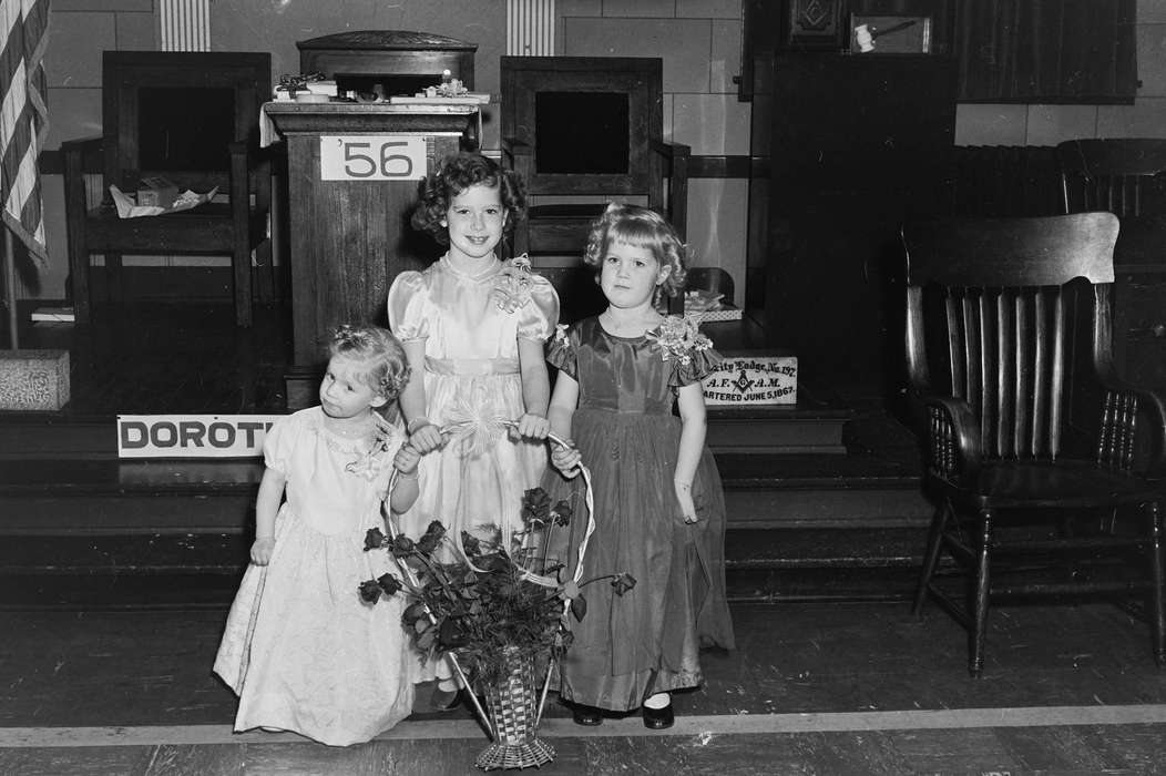Portraits - Group, history, ia, flowers, basket, Photos, Children, Coon Rapids Enterprise, historic, Iowa, roses