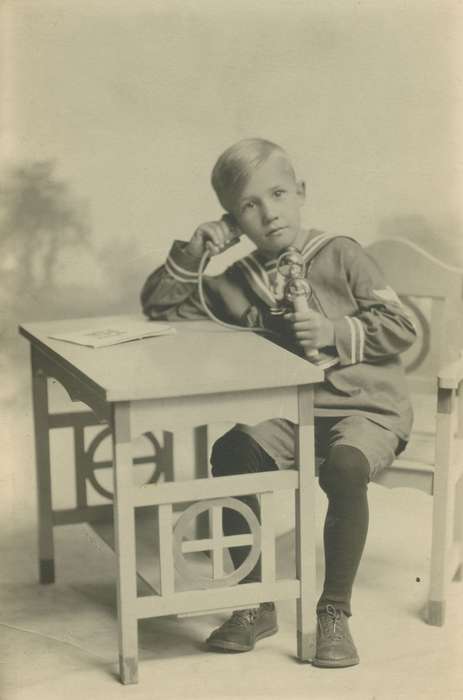 telephone, Garrison, Ginnie, history of Iowa, Portraits - Individual, Children, Iowa, Iowa History, Cedar Falls, IA