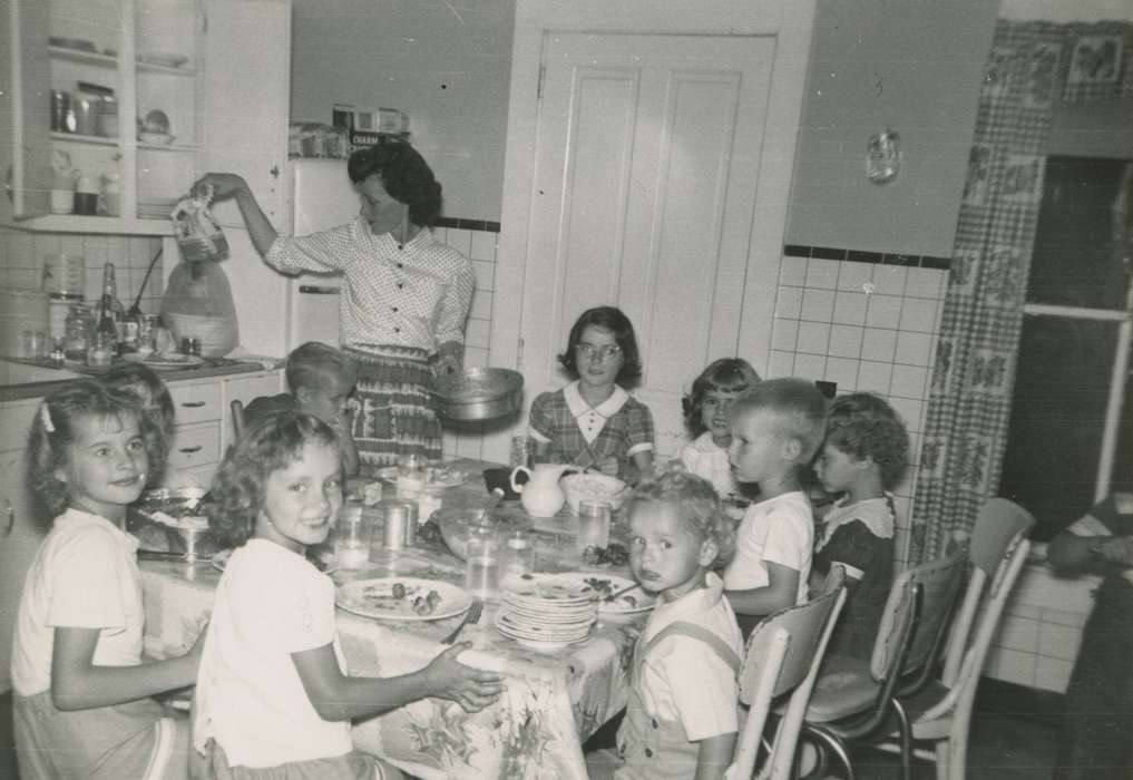 Food and Meals, Decorah, IA, Iowa History, Logsdon, Teryl, history of Iowa, Portraits - Group, cooking, mother, Children, kitchen, Iowa, plate