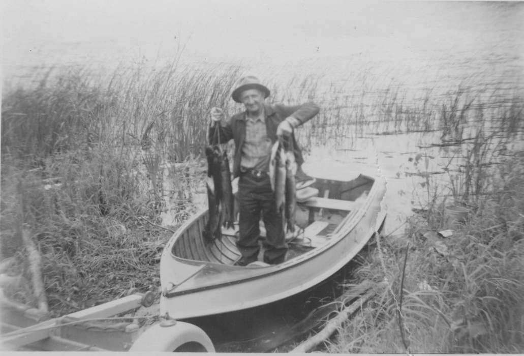 Lakes, Rivers, and Streams, Outdoor Recreation, history of Iowa, Cedar Rapids, IA, Portraits - Individual, Iowa History, Iowa, fish, boat, Vaughn, Cindy, fishing