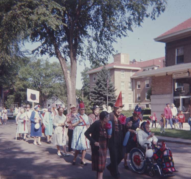 balloon, old people, outfit, wheelchair, elderly, dress, Fairs and Festivals, Entertainment, Children, Iowa History, independence day, trees, american flag, Western Home Communities, fourth of july, Iowa, blanket, history of Iowa