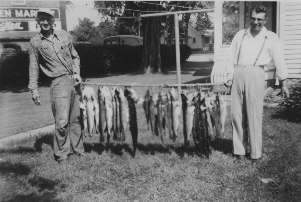 fishing, Vaughn, Cindy, Outdoor Recreation, Iowa History, Portraits - Group, Iowa, Cedar Rapids, IA, history of Iowa, fish