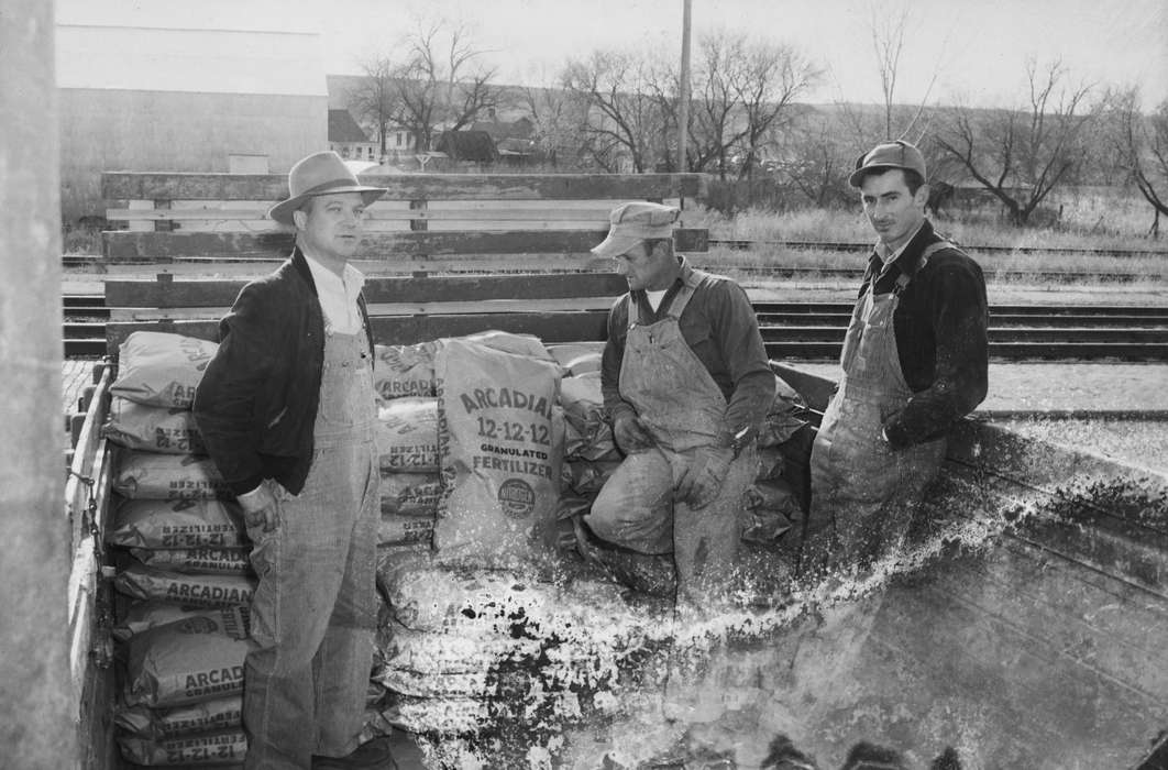 fertilizer, Iowa, IA, United States, Photos, historic, Labor and Occupations, Coon Rapids, history, ia, Coon Rapids Enterprise, workers