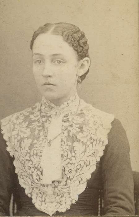 lace, necklace, Portraits - Individual, Iowa, Iowa History, IA, history of Iowa, King, Tom and Kay