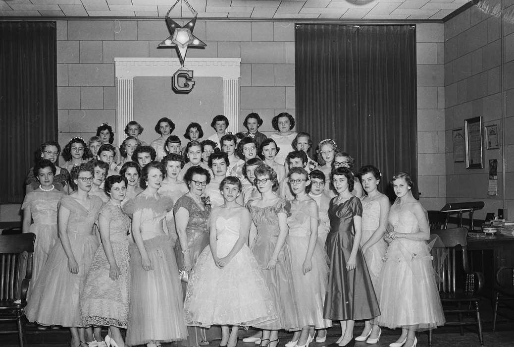 Portraits - Group, Iowa, IA, United States, Photos, historic, Coon Rapids, history, Entertainment, ia, Coon Rapids Enterprise, dress